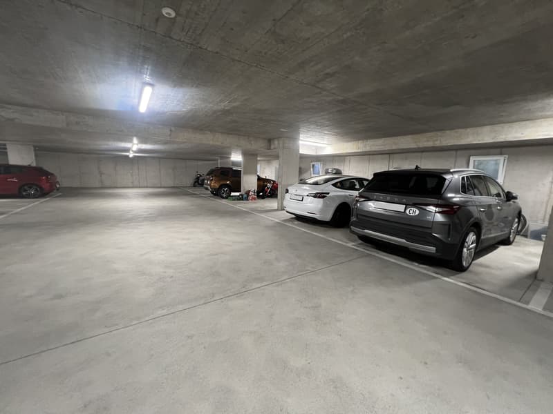 3.5 locali moderno e luminoso con loggia a Claro (11)
