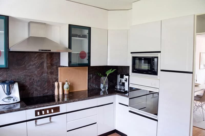 Casa di 5.5 locali con appartamentino distinto, con ampio giardino a Claro (8)