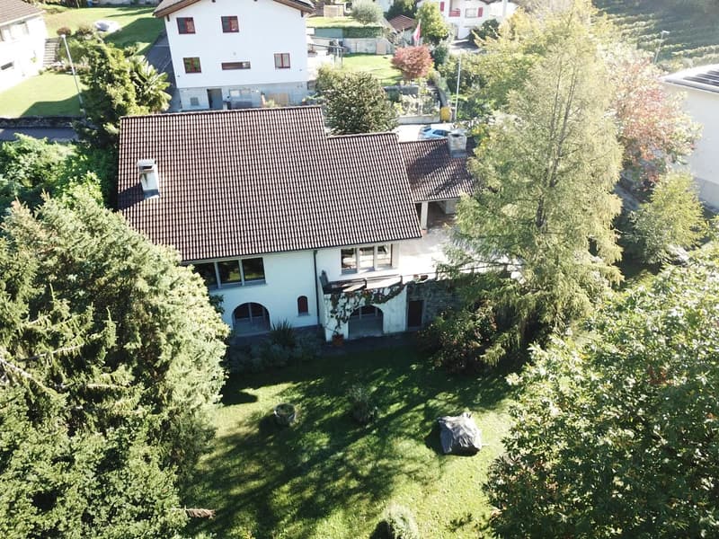 Villa di 6.5 locali con ampio terrazza e loggia a Claro (1)