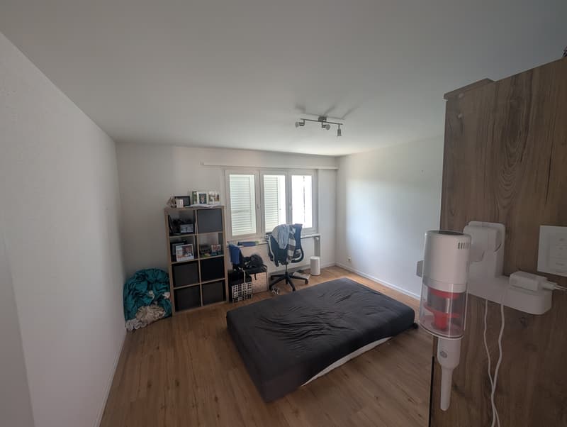 Room in shared flat in Pilatus Kulm (1)