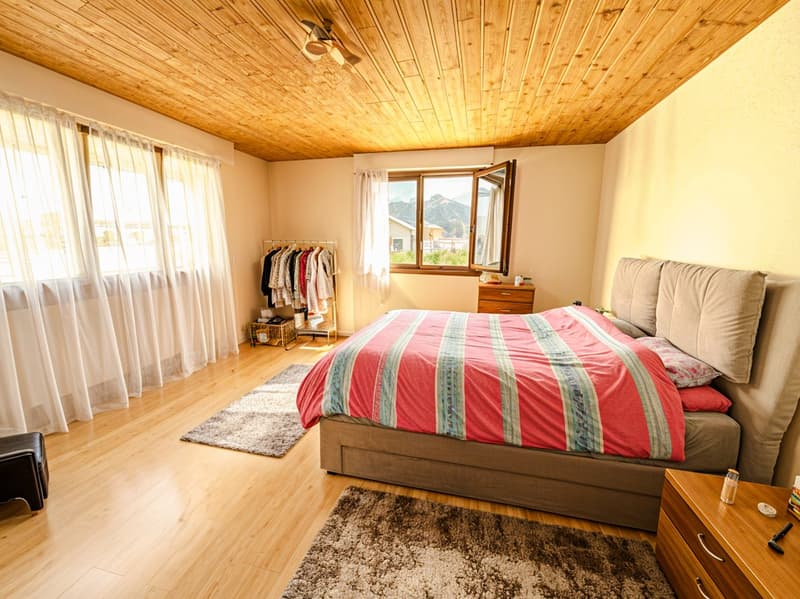 Maison de maître à Yvorne – Immeuble de rendement 8.5 pièces avec vue sur les montagnes (7)