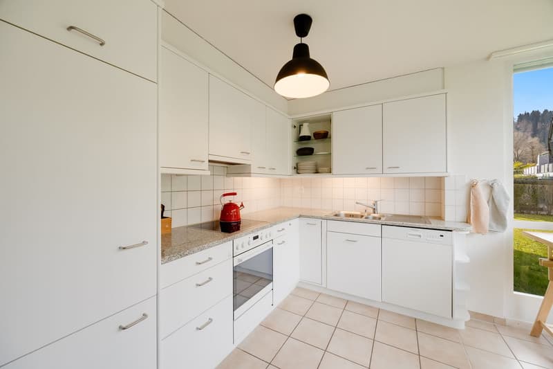 Grosszügige 3.5-Zimmer-Gartenwohnung mit 108 m² , Ruhe, Sonne & Nähe Zürichsee (3)
