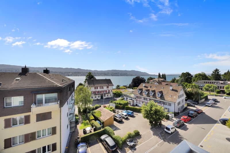 Luxuriöse Attikawohnung mit traumhaftem Zürichseeblick (1)