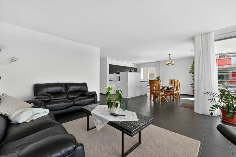 4.5-Zimmer Wohnung mit Weitsicht und Balkon in Geuensee (6)