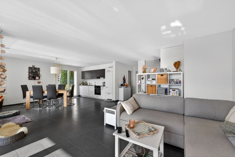 2.5-Zimmer-Gartenwohnung mit Balkon und grosszügigem Gartensitzplatz (3)