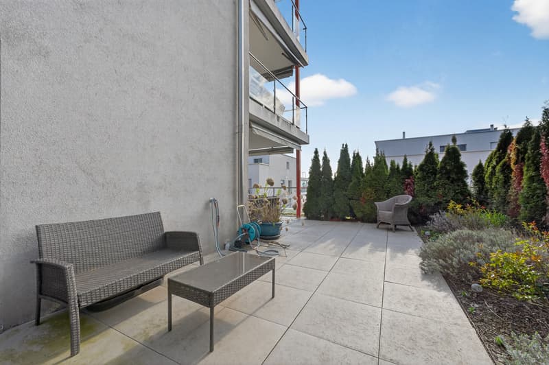 2.5-Zimmer-Gartenwohnung mit Balkon und grosszügigem Gartensitzplatz (8)