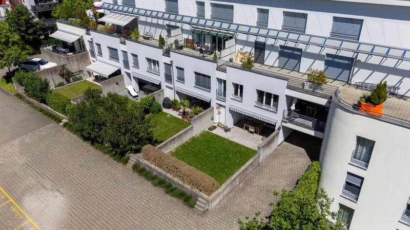 Wohnen wie im Einfamilienhaus - exklusive 5.5-Zimmer-Garten-Maisonette mit sonnigem Privatgarten (2)