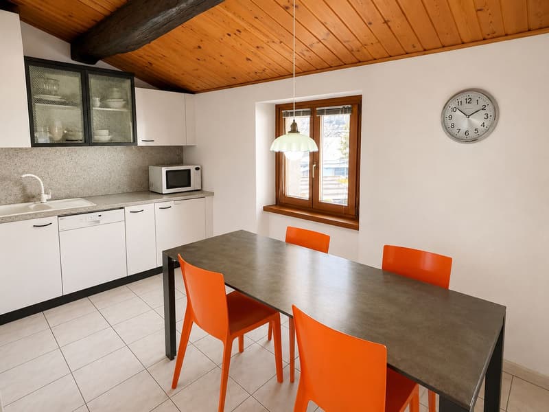 Comoda casa bifamiliare, due appartamenti di 4.5 locali (5)