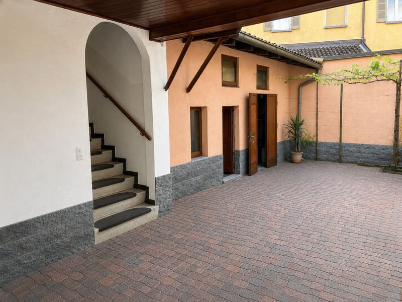 Comoda casa bifamiliare, due appartamenti di 4.5 locali (13)