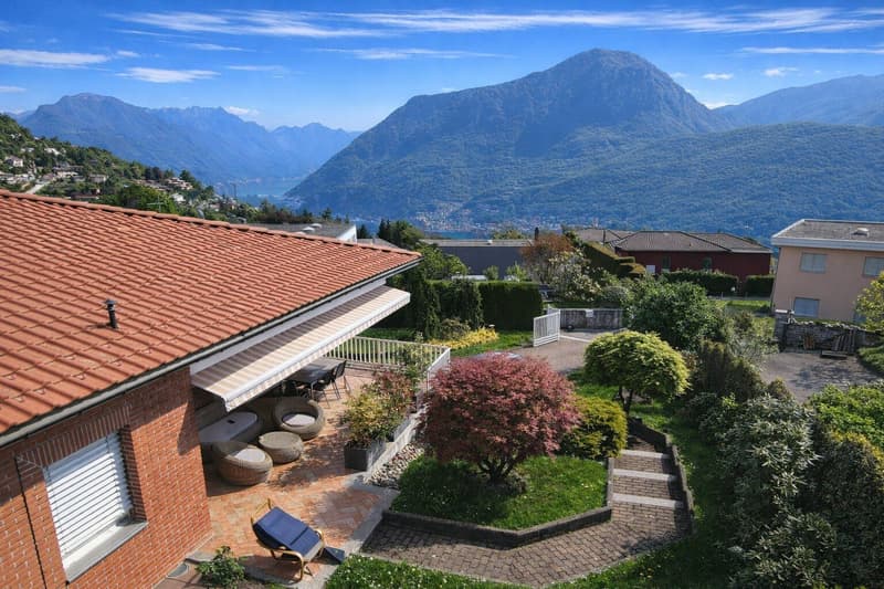 Splendida villa a Carona con vista, giardino e terrazza (4)