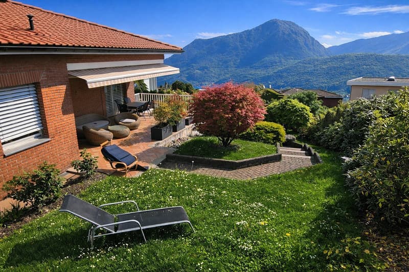 Splendida villa a Carona con vista, giardino e terrazza (3)