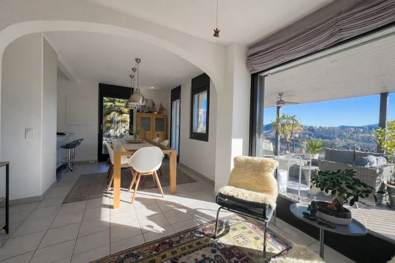 Casa unifamiliare nel verde, con vista e soleggiata (8)
