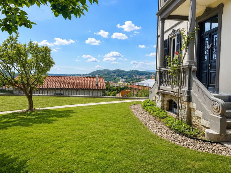 Elegante villa d'epoca completamente ristrutturata (16)