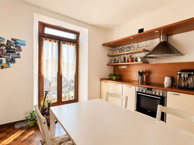 Stabile residenziale-commerciale con grande potenziale di sviluppo (4)