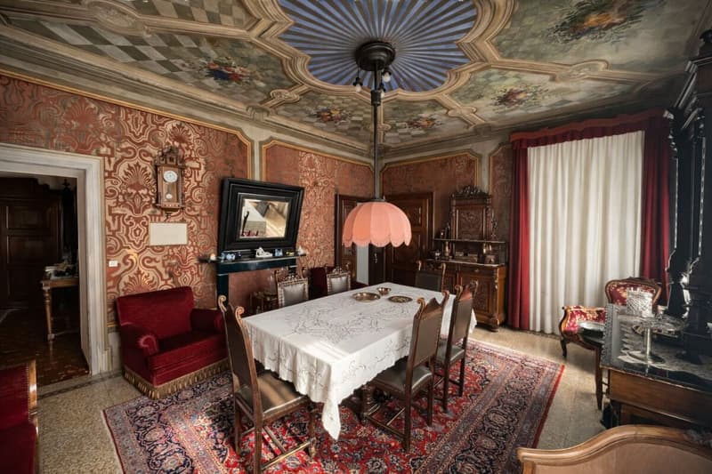 Elegante villa d’epoca con giardino e terrazze nel cuore di Balerna (25)