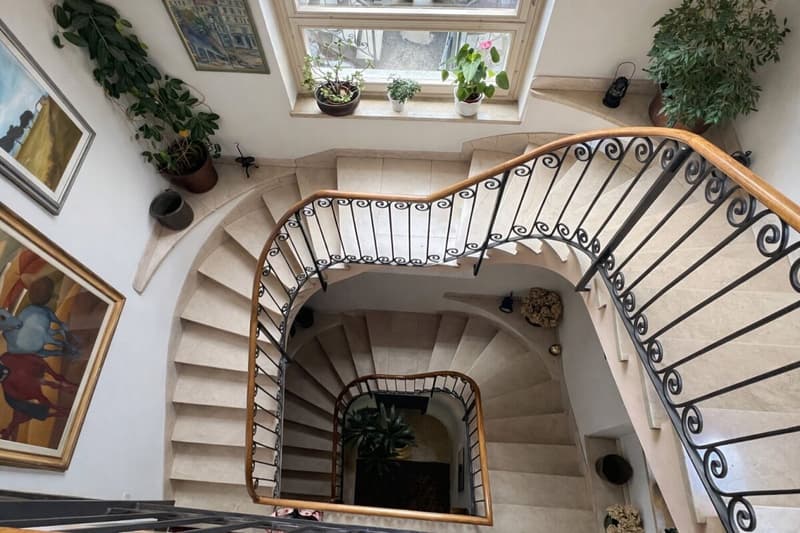 Elegante villa d’epoca con giardino e terrazze nel cuore di Balerna (19)
