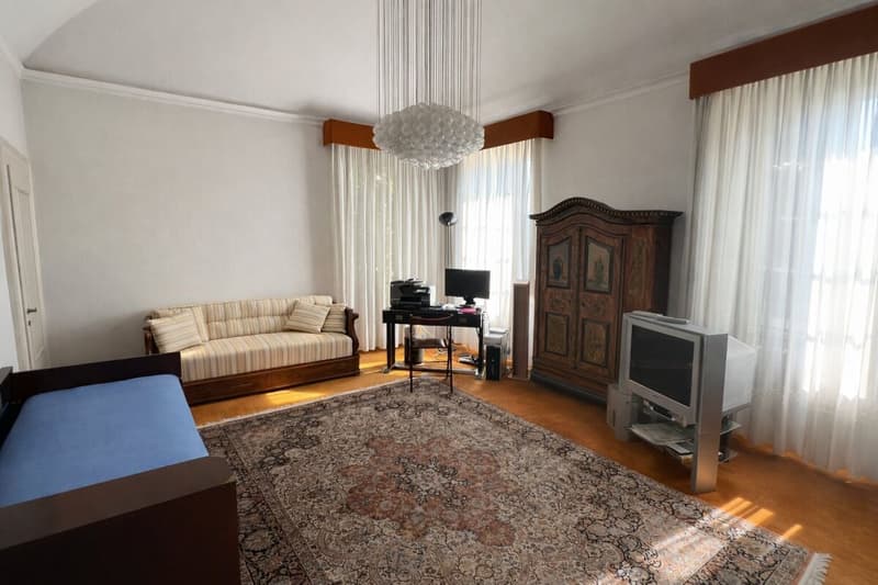 Elegante villa d’epoca con giardino e terrazze nel cuore di Balerna (28)