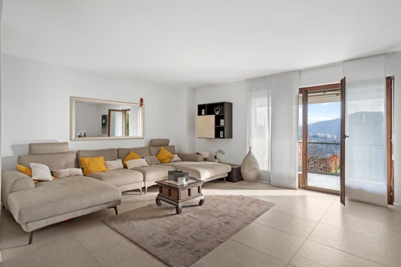 Casa gemella uni-bifamiliare con giardino e vista (4)