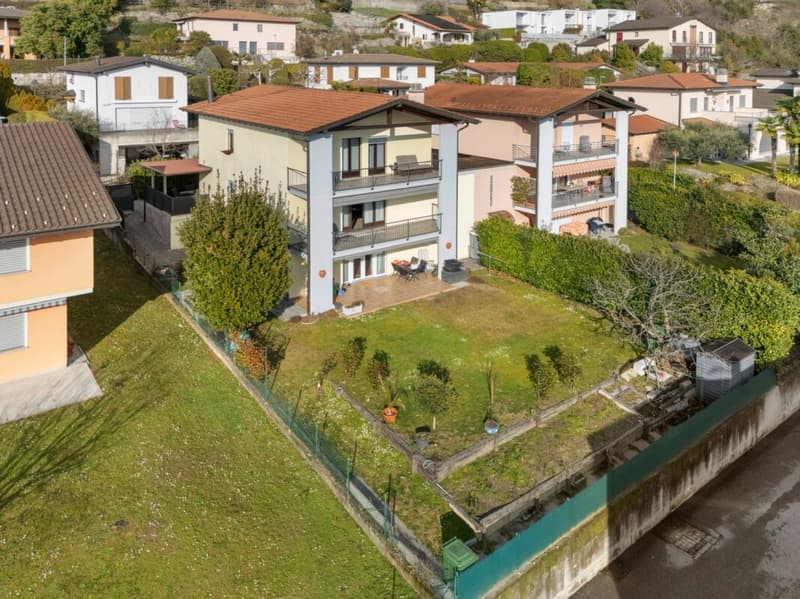 Casa gemella uni-bifamiliare con giardino e vista (2)