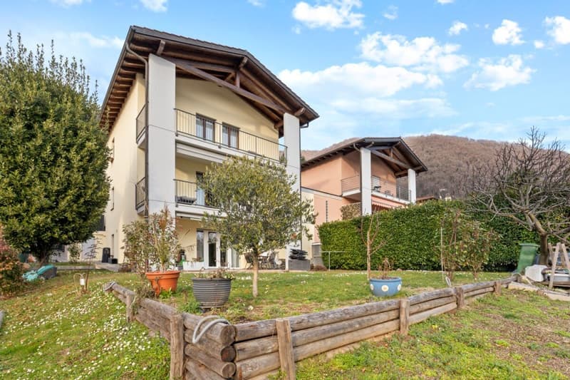 Casa gemella uni-bifamiliare con giardino e vista (29)