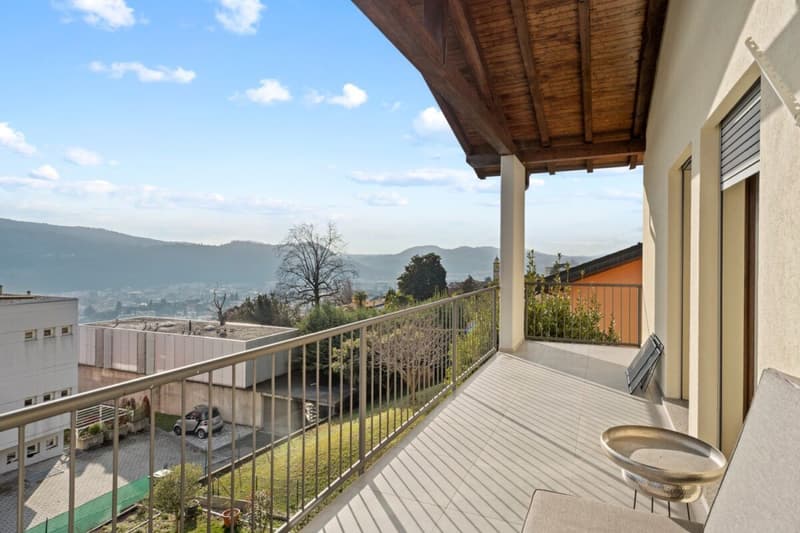 Casa gemella uni-bifamiliare con giardino e vista (13)