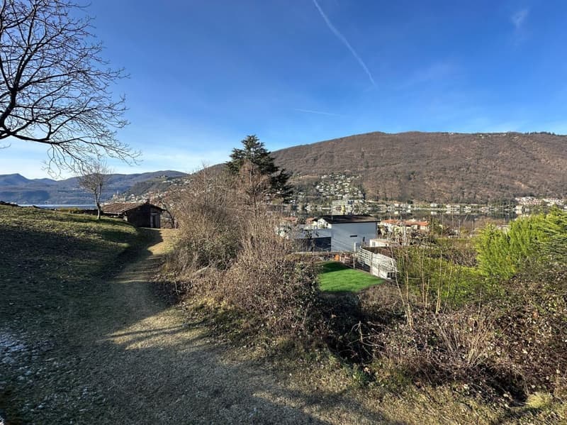 Terreno edificabile con vista lago, soleggiato (4)