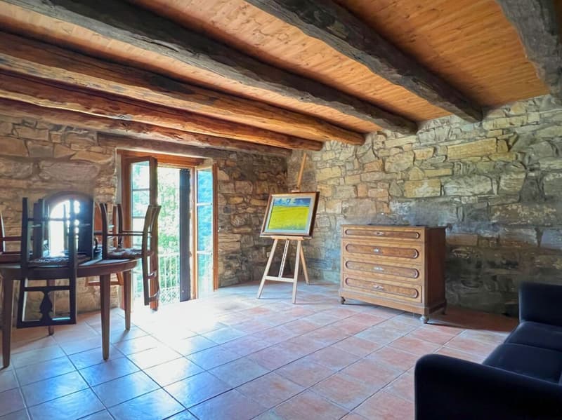 Grazioso rustico ristrutturato con vista aperta sulla valle (5)
