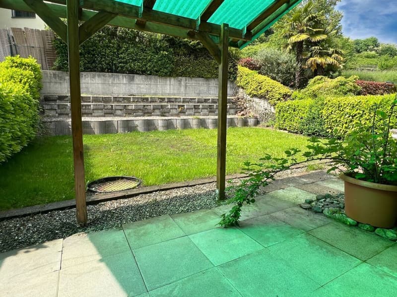 Casa unifamiliare moderna, con terrazza e giardino privato (12)