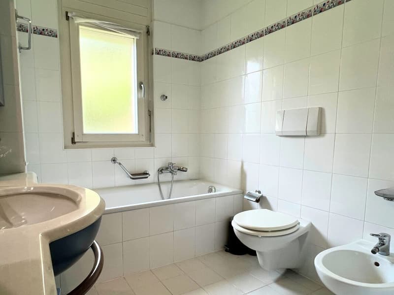 Casa unifamiliare moderna, con terrazza e giardino privato (10)