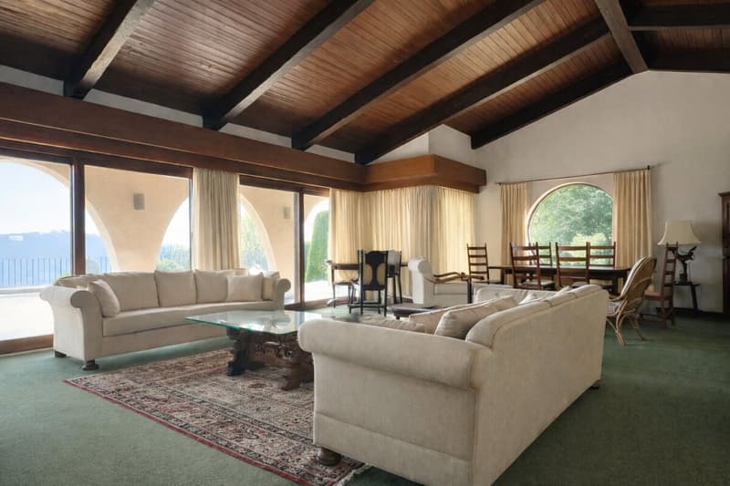 Ampia villa nel verde con piscina, vista panoramica e oltre 7’000 mq di terreno (17)