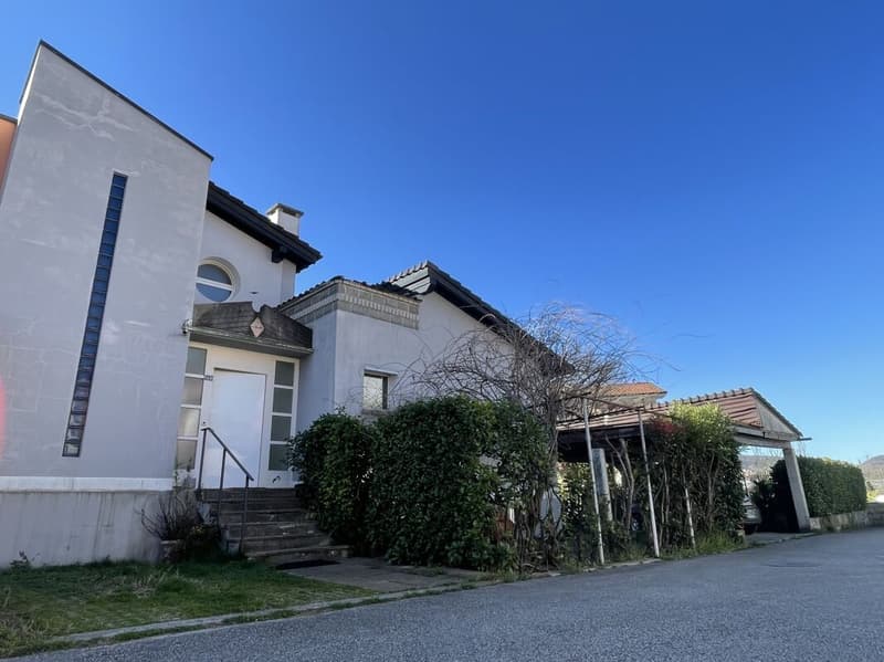 Interessante casa unifamiliare con appartamento indipendente e giardino (7)
