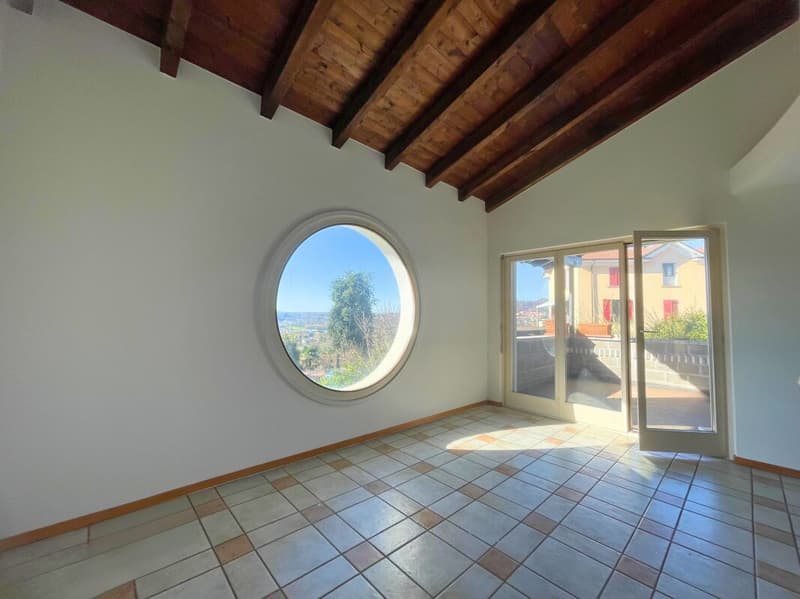 Interessante casa unifamiliare con appartamento indipendente e giardino (1)