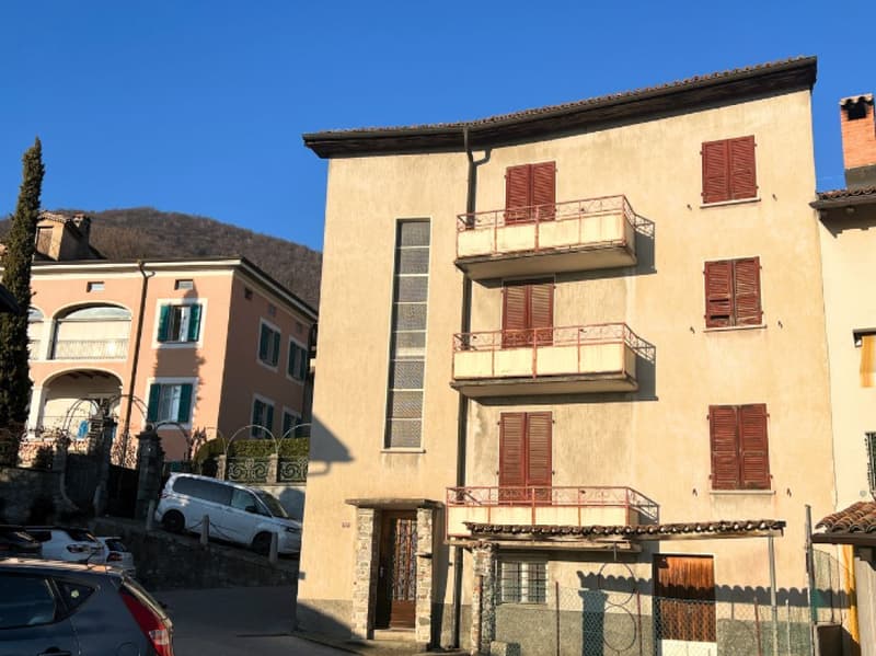 Casa di nucleo da risanare in zona tranquilla (1)