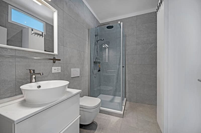 Ampia proprietà misto residenziale-commerciale con vista (13)
