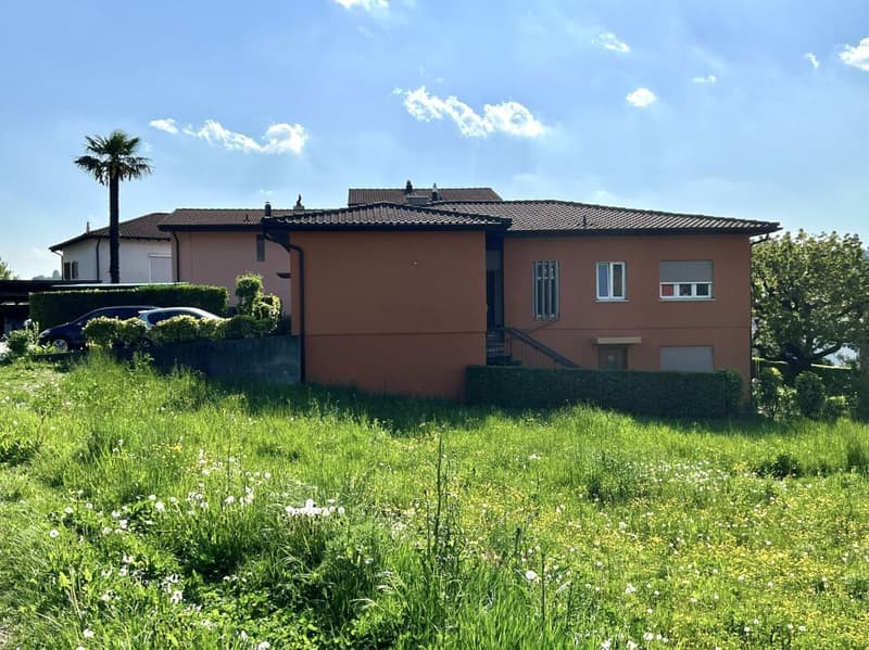 Casa uni/bifamiliare con giardino e garage (14)
