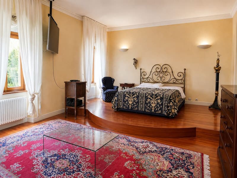 Prestigiosa villa d'epoca in tranquilla e soleggiata zona residenziale (8)