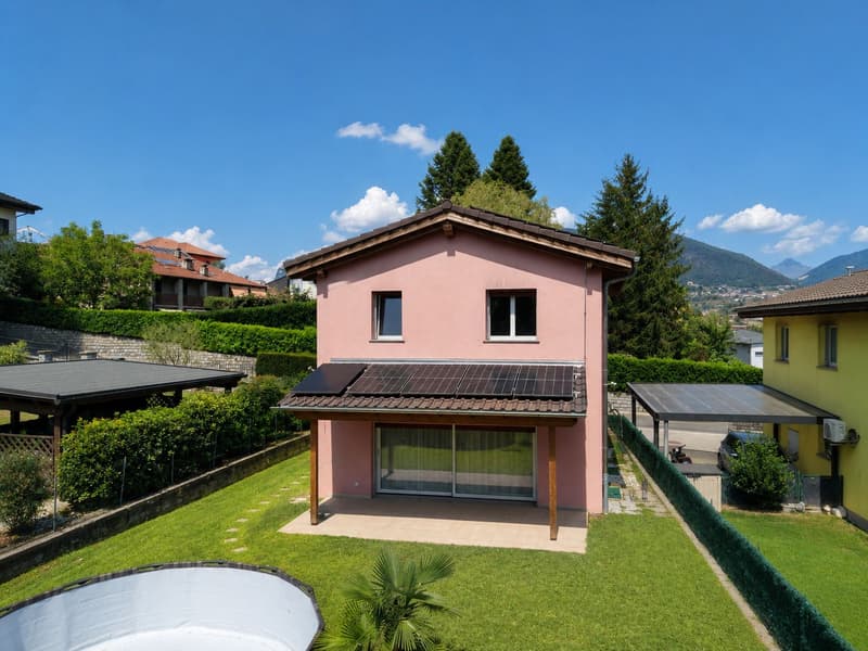 Accogliente casa unifamiliare con giardino (2)