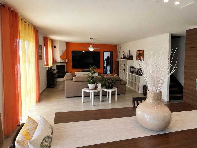 Casa unifamiliare con giardino e vista panoramica (5)