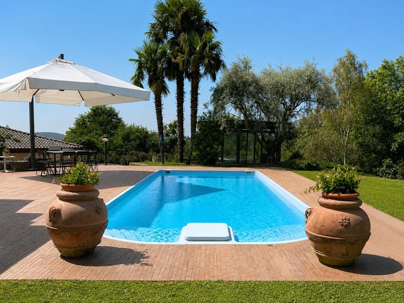 Wunderschöne Villa mit Pool inmitten der Natur (3)