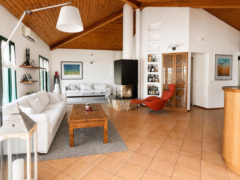 Wunderschöne Villa mit Pool inmitten der Natur (5)