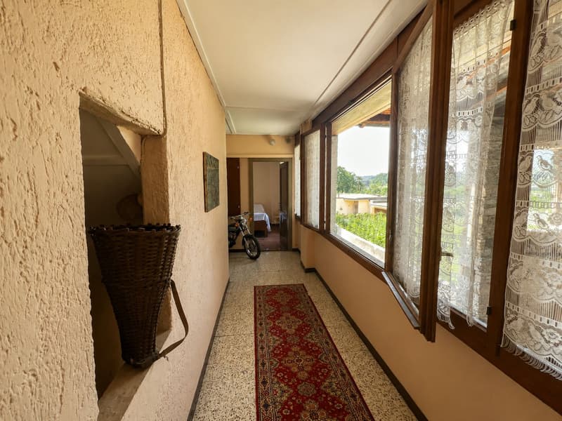 Caratteristica proprietà in zona agricola da risanare composta da 2/3 appartamenti (12)