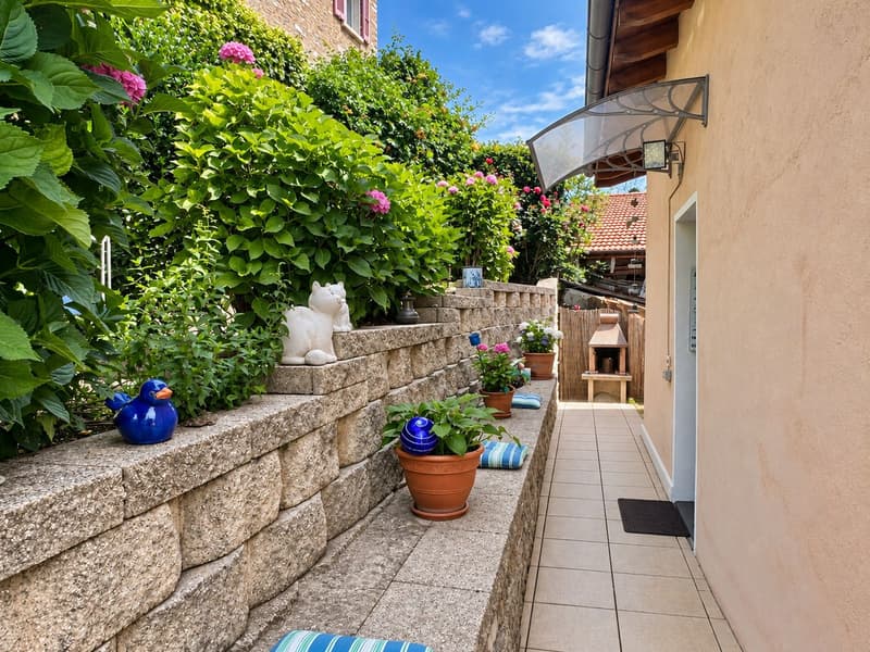 Graziosa casa bifamiliare affacciata sulle montagne (17)