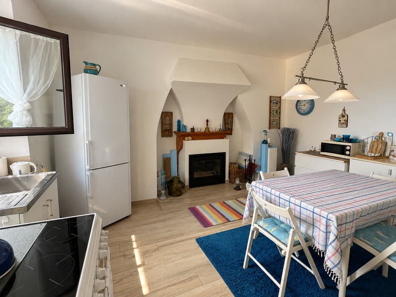Graziosa casa bifamiliare affacciata sulle montagne (11)