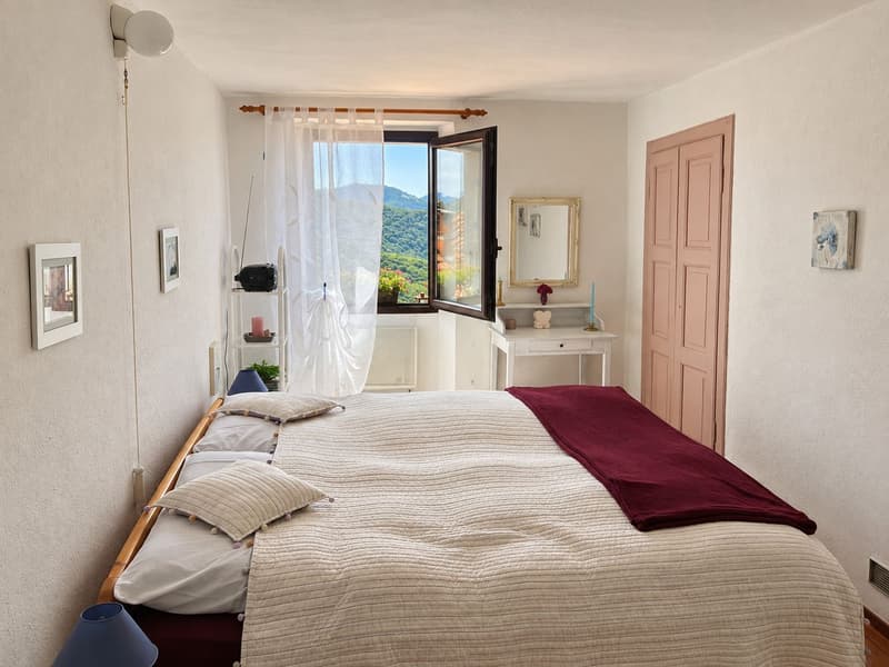 Graziosa casa bifamiliare affacciata sulle montagne (13)