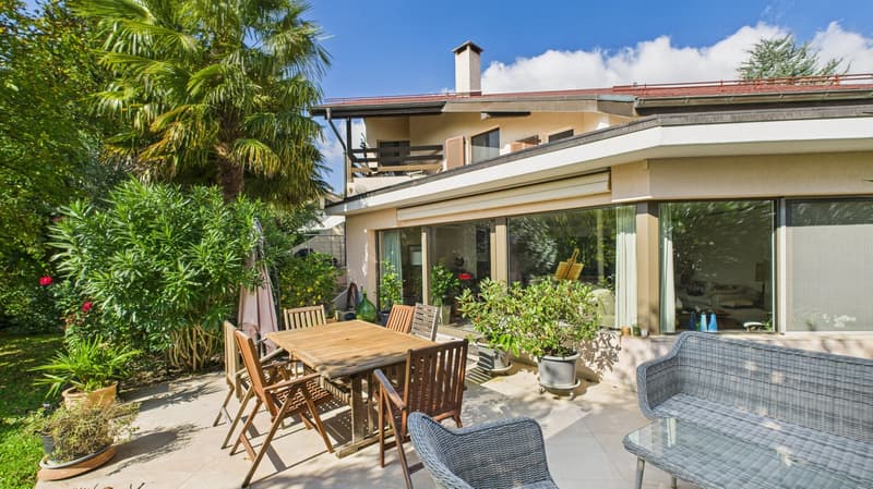 Maison familiale en demi-niveaux avec jardin arboré (1)
