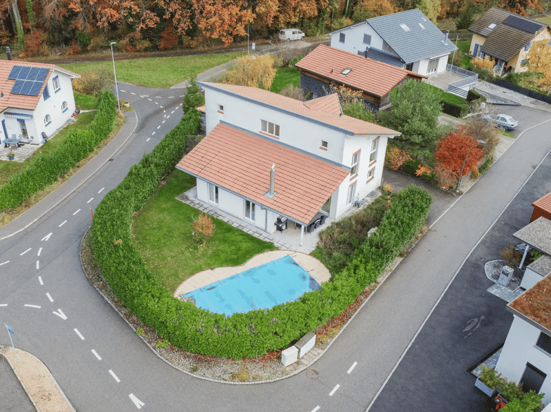 Maison individuelle 7,5 pièces à Corjolens – volumes généreux, bel extérieur avec piscine (10)