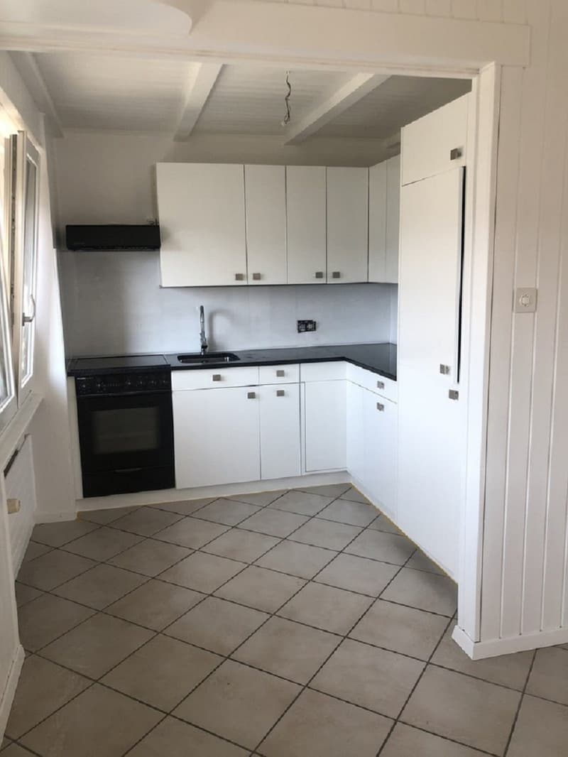 Appartement de 3 pièces avec balcon à La Chaux-de-Fonds (2)