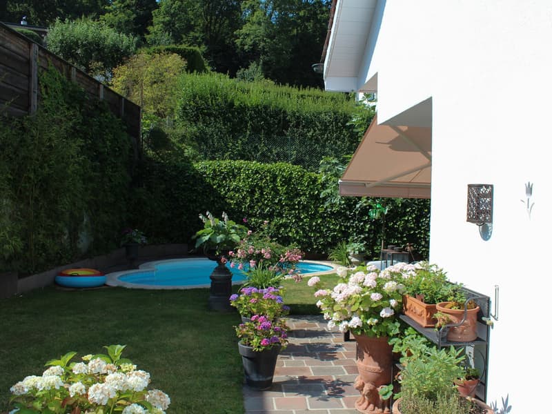 Exklusive 6.5-Zimmer-Landhausvilla mit Pool an bester Lage in Riehen (13)