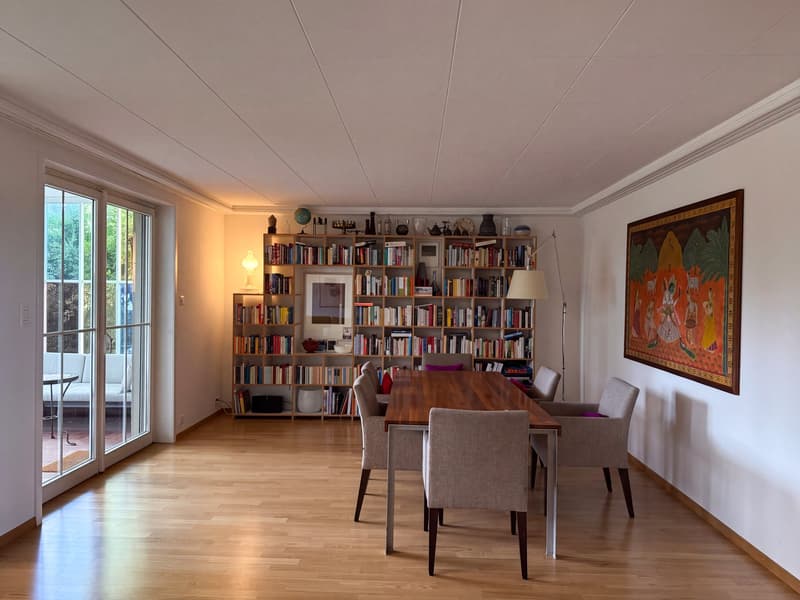 6.5-Zimmer-Doppeleinfamilienhaus mit grossem Garten, Pool und Weitsicht (6)