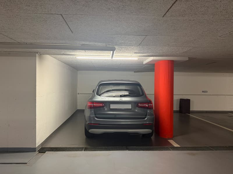 Luxuriöses Wohnen an bester Lage – 2.5-Zimmer-Wohnung mit Loggia und Indoor-Swimmingpool (13)